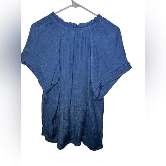 Wonderly Solid Color Women’s Top EUC - Picture 2 of 4